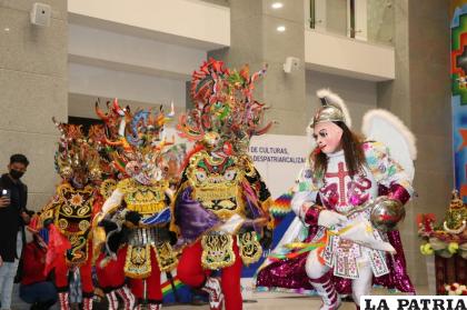La Diablada Ferroviaria demostró su elegancia en el centro político del país /MINISTERIO DE CULTURAS