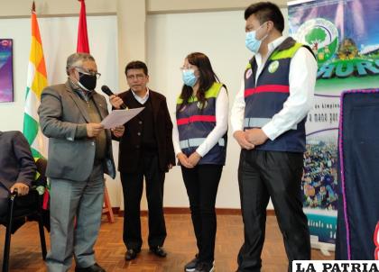 En la entrega de los certificados a jóvenes capacitados /LA PATRIA