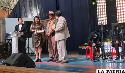 La gerencia del Campo Ferial 3 de Julio también fue merecedora de reconocimiento por parte de uno de los expositores /LA PATRIA
