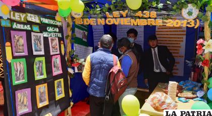 La jornada del viernes empezó con una feria donde se hizo conocer la normativa nacional /LA PATRIA