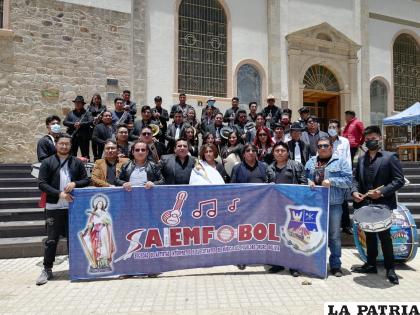 Miembros de la Saiemfo-bol, rindieron homenaje a Santa Cecilia / LA PATRIA