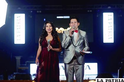 Fabiola Gutiérrez y Raúl Alcalá, los presentadores de la noche