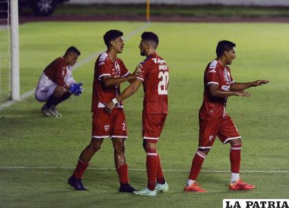 El cuadro cruceño vuelve a la pelea por un lugar en la Libertadores de América /APG