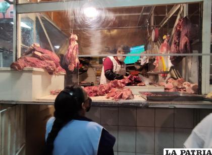 Carniceros del mercado “Simón Bolívar” /LA PATRIA