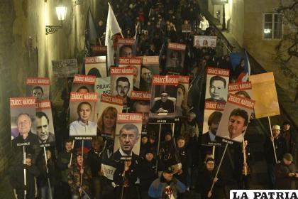 Cientos de personas marcharon en Praga, República Checa /Michal Kamaryt /CTK vía AP