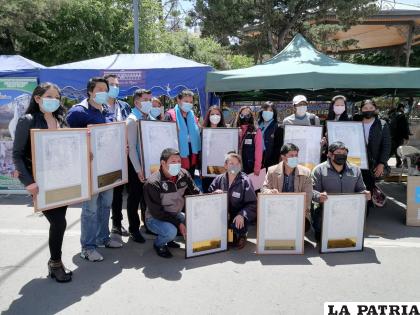 Entrega de plaquetas a establecimientos “Amigos de la Madre y la Niñez” /LA PATRIA