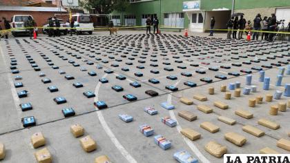 La cantidad de droga secuestrada fue exhibida la mañana de ayer /Min. de Gobierno