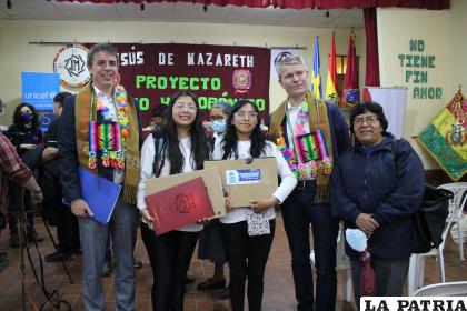 Estudiantes galardonadas por la Embajada de Suecia /LA PATRIA