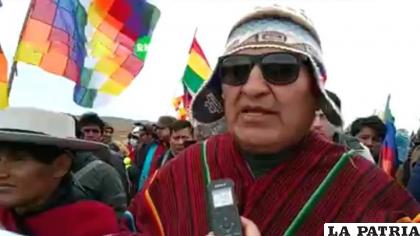 Evo Morales en la marcha de Caracollo hacia la ciudad de La Paz /Opinión
