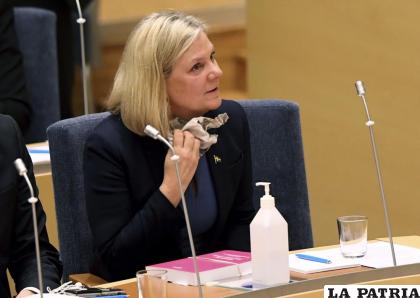 La ministra sueca de Finanzas y líder del Partido Socialdemócrata sueco, Magdalena Andersson, durante una votación en el parlamento sueco /Erik Simander /TT News Agency via AP