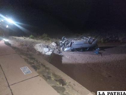 Un muerto y un herido tras el vuelco de tonel /Cortesía