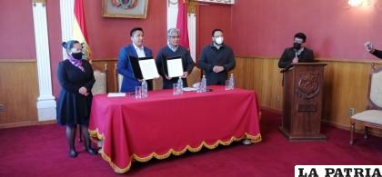 Firma de convenio para la capacitación de servidores públicos /LA PATRIA