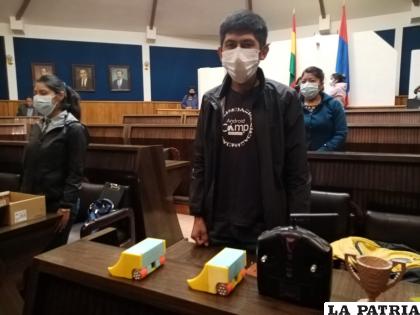 Víctor Hugo Michiga y Laura Misericordia representarán en México /UTO 