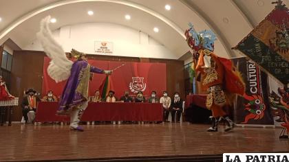 La ira se enfrentó al Arcángel Miguel /LA PATRIA