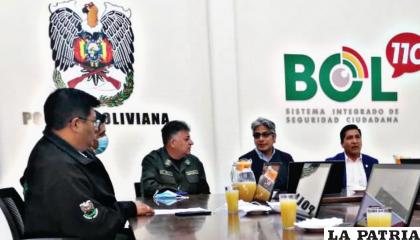Momento de la reunión para las sugerencias de seguridad /Policía