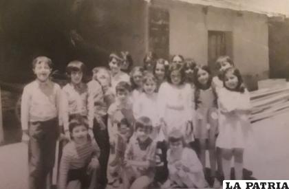 Alumnos del kínder Jesús María el año 1972