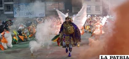 Danza, colorido y tradición se apoderó de la Avenida Cívica /LA PATRIA