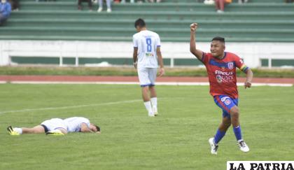 Ronald Gallegos fue autor del segundo gol de los chuquisaqueños /APG
