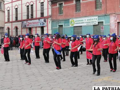 Ensayo de “La Ferro” en la playa de estacionamiento /LA PATRIA