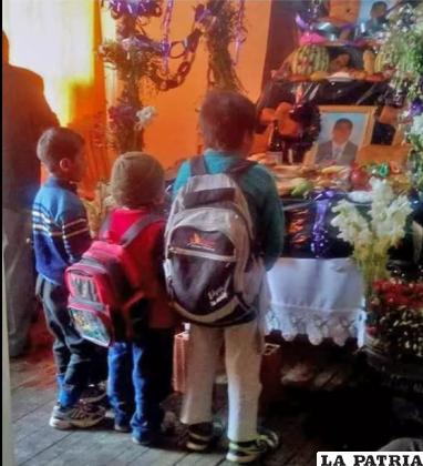 Los oradores y coreros son quienes le dan vida a la festividad de Todos Santos /LA PATRIA