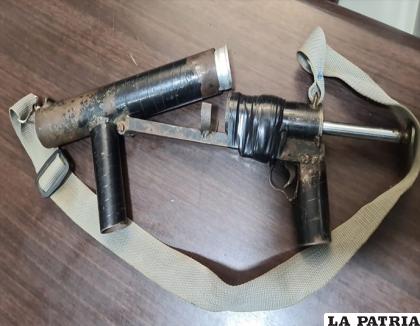 El rifle de fabricación casera /Policía 
