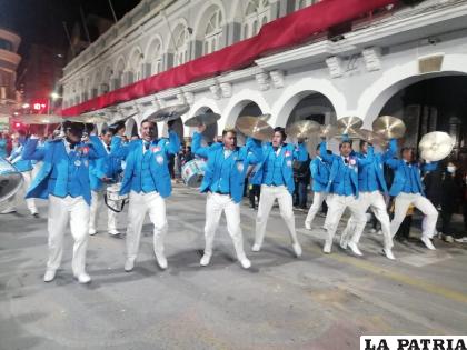 Músicos de bronce lucieron sus coreografías
