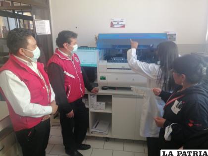 Equipo moderno de quimioluminiscencia del Banco de Sangre 
/LA PATRIA
