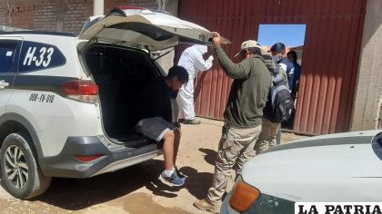 Uno de los arrestados durante las pesquisas preliminares /LA PATRIA
