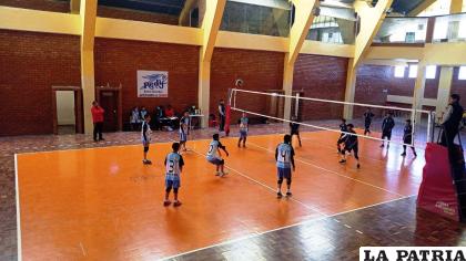 El voleibol tiene lugar en la cancha Auxiliar del Palacio de los Deportes /LA PATRIA
