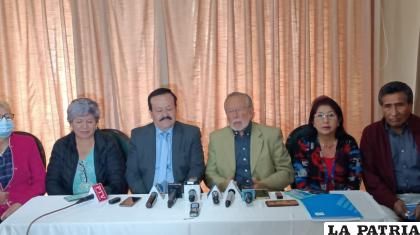 Los juristas independientes que impulsan la propuesta ciudadana /LA PATRIA