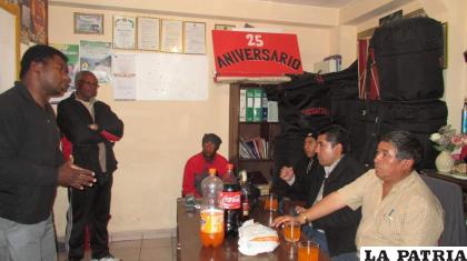 ACFO Y Mocusabol entran en acuerdo para que la Saya Afroboliviana se sienta incluida en el Carnaval de Oruro

