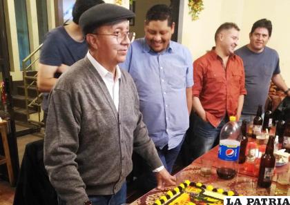 Merecido reconocimiento al entrenador Fernando Alconini /LA PATRIA
