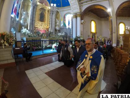 Autoridades en el Santuario del Socavón 
