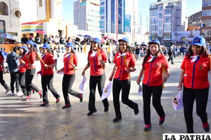Las diablesas de la Ferroviaria danzan con alegría  
