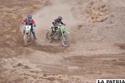 La prueba nacional en Oruro se deja esperar y genera impaciencia en los pilotos /LA PATRIA
