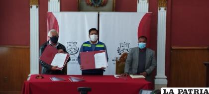 Firma de acta entre el GAMO y el Campo Ferial 3 de Julio /LA PATRIA