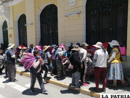 Comerciantes determinan cuarto intermedio en su movilización 
/LA PATRIA