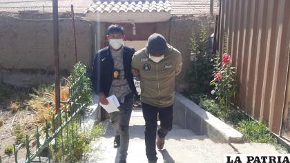 El agresor de 43 años fue aprehendido por funcionarios de inteligencia del DIC /LA PATRIA
