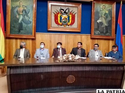 Autoridades de la UTO y CIQ buscan fortalecer la investigación sobre la quinua /UTO