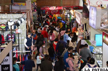 Stands muestran sus potencialidades a la población / LA PATRIA
