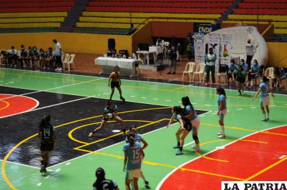 El handball una disciplina que cada año va creciendo en Oruro /LA PATRIA