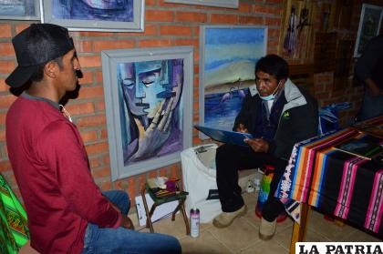 Los visitantes pueden llevarse un retrato o caricatura de ellos mismos /LA PATRIA
