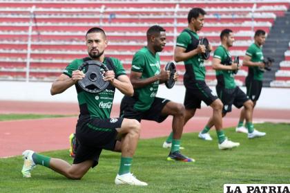 Los convocados trabajan en doble turno en el estadio â€œHernando Silesâ€/FBF