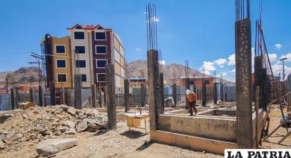 Ayer las autoridades presenciaron el inicio de obras /GAMO