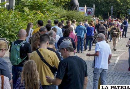 Una fila de votantes en Berlín el 26 de septiembre del 2021 /Foto AP /Michael Probst