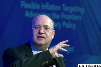 El brasileño Ilan Goldfajn habló el 18 de abril del 2018 en Washington /AP