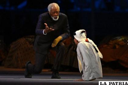 Morgan Freeman y el youtuber qatarí Ghanim al Muftah