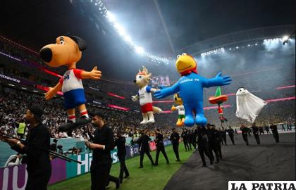 Ingreso de las mascotas de los 
anteriores Mundiales 