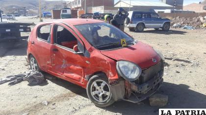 Dos ocupantes del carro resultaron heridos /LA PATRIA
