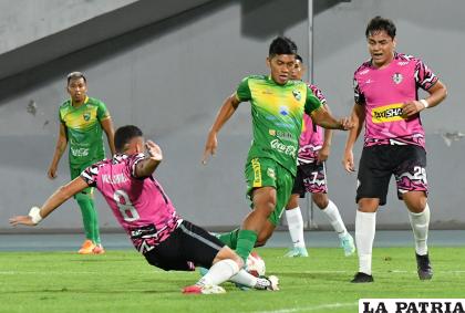 Libertad Gran Mamoré avanza a paso firme en el torneo /APG
